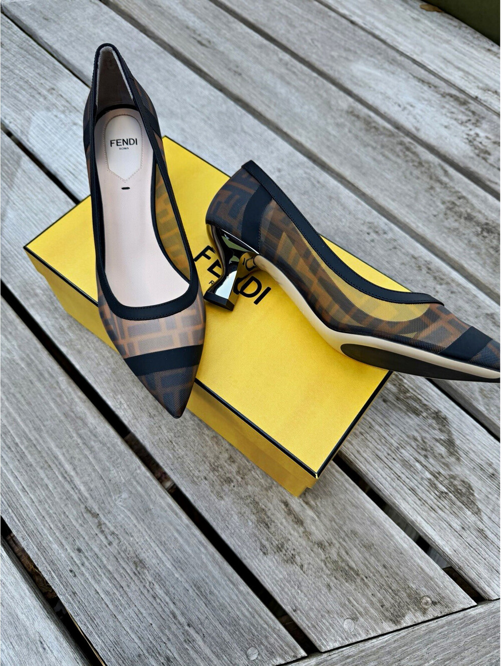 FENDI Women’s Logo Pattern Pointed Toe Kitten Heel Pumps US 8 Made in Italy